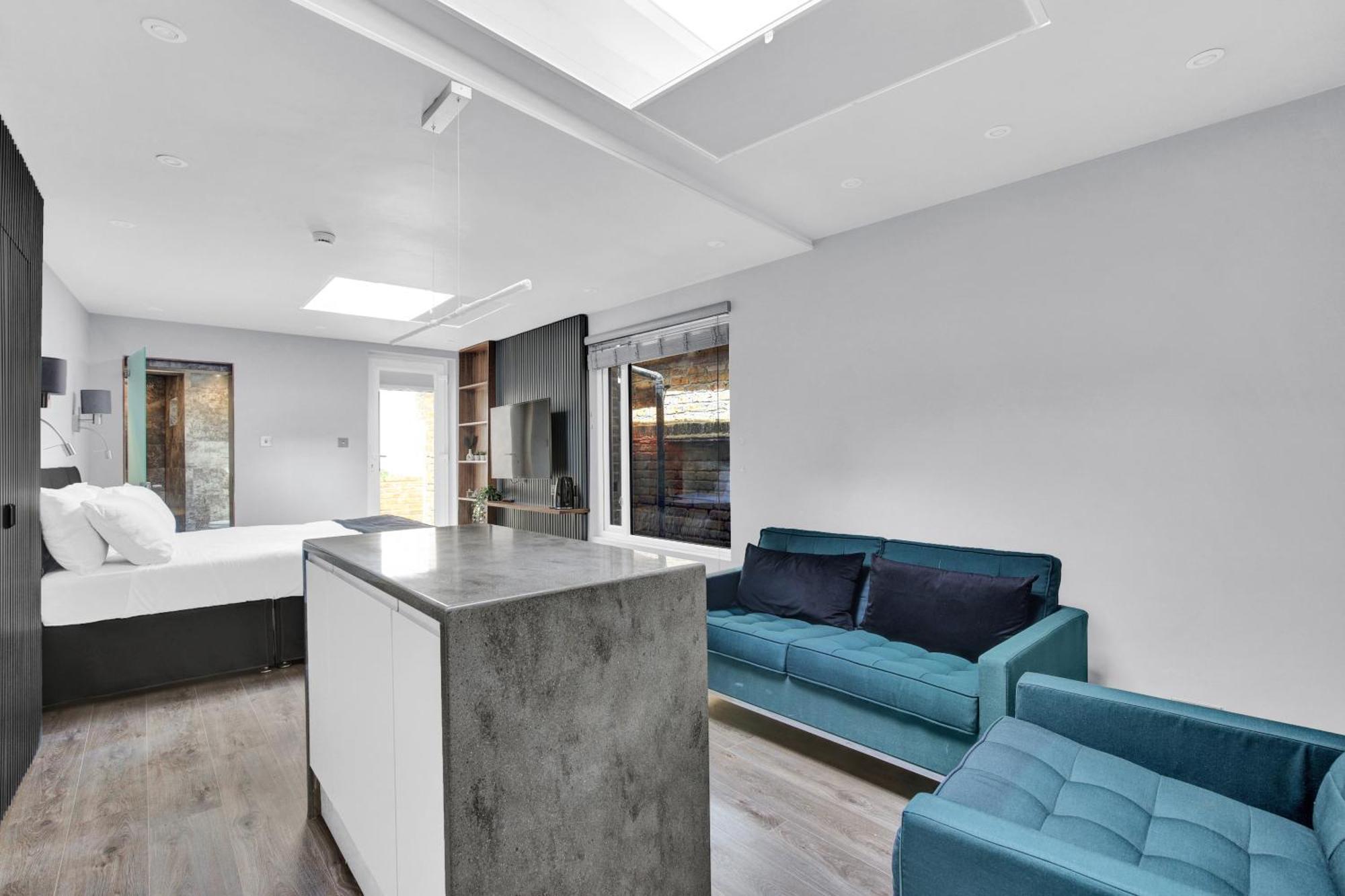 Skyline Studios London Room photo